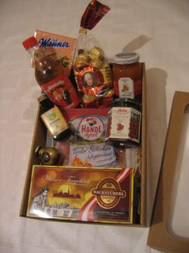 Geschenkbox Typisch Österreichische Spezialitäten